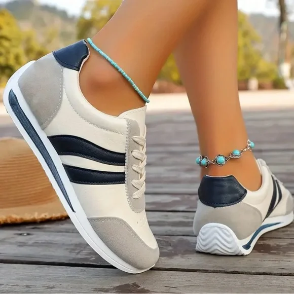 It is Well Boutique Lightweight Fashion Sneakers; size 40 (US 8) - Picture 5 of 7